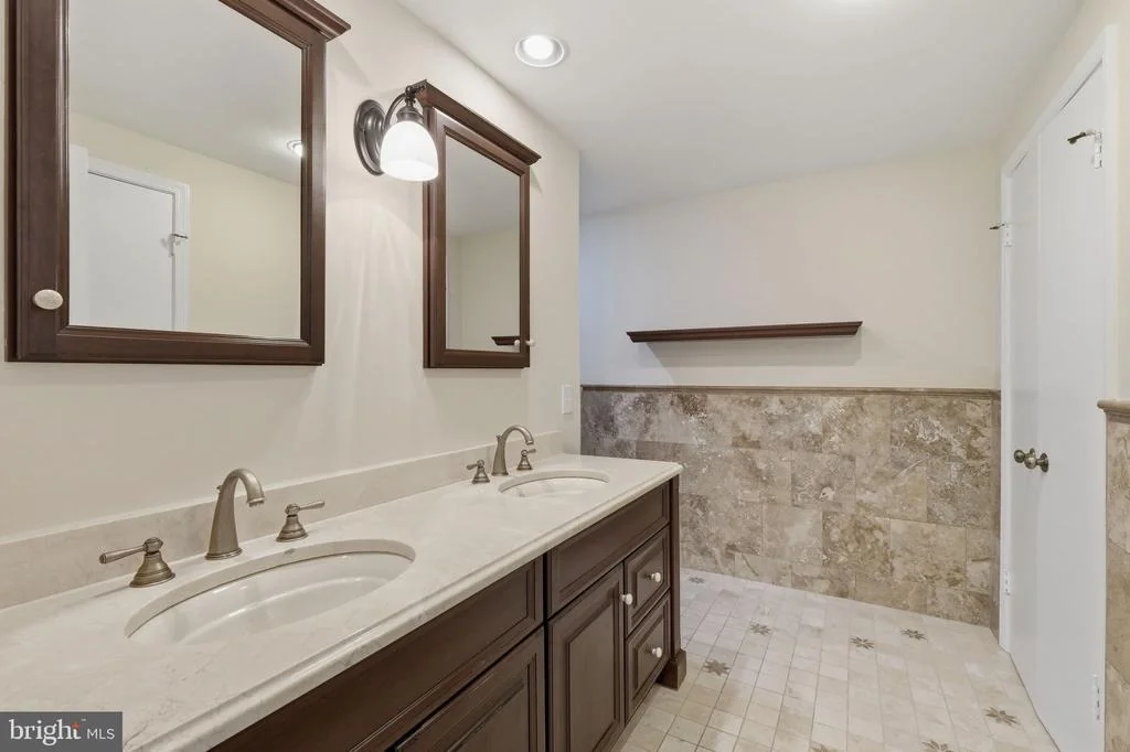 Photo of 1429 LONGHILL DRIVE