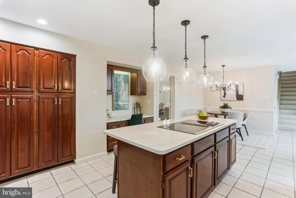 Photo of 9409 THORNEDIKE DRIVE
