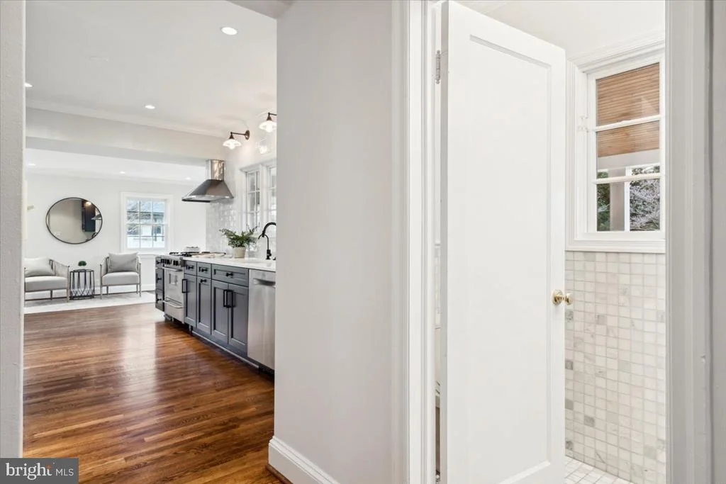 Photo of 900 ROSEMONT AVENUE