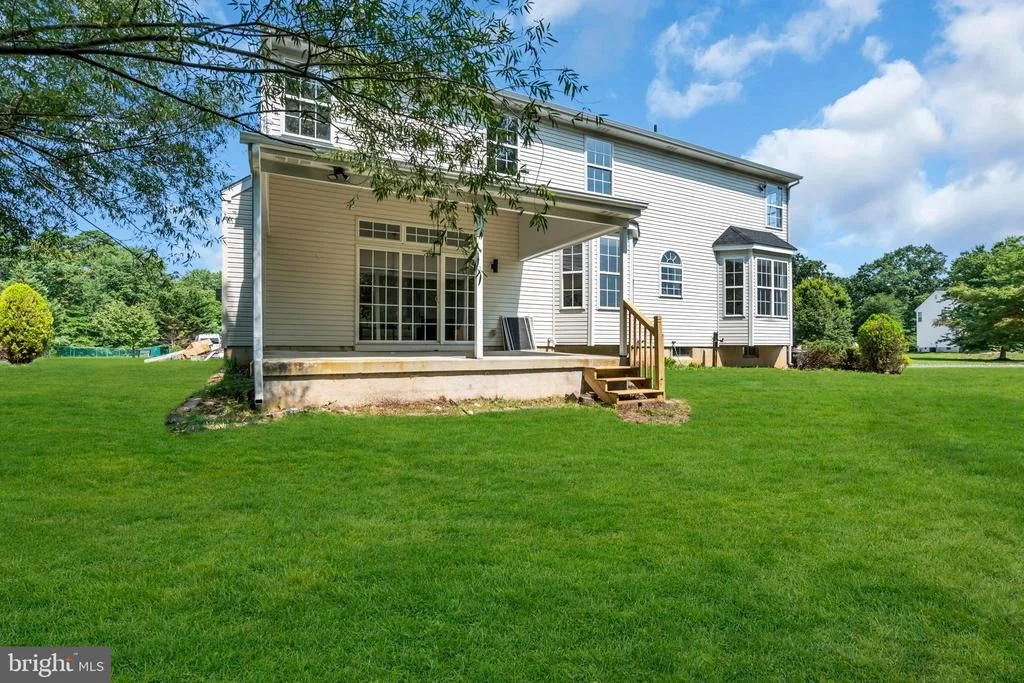 Photo of 1055 HUNTINGDON DRIVE