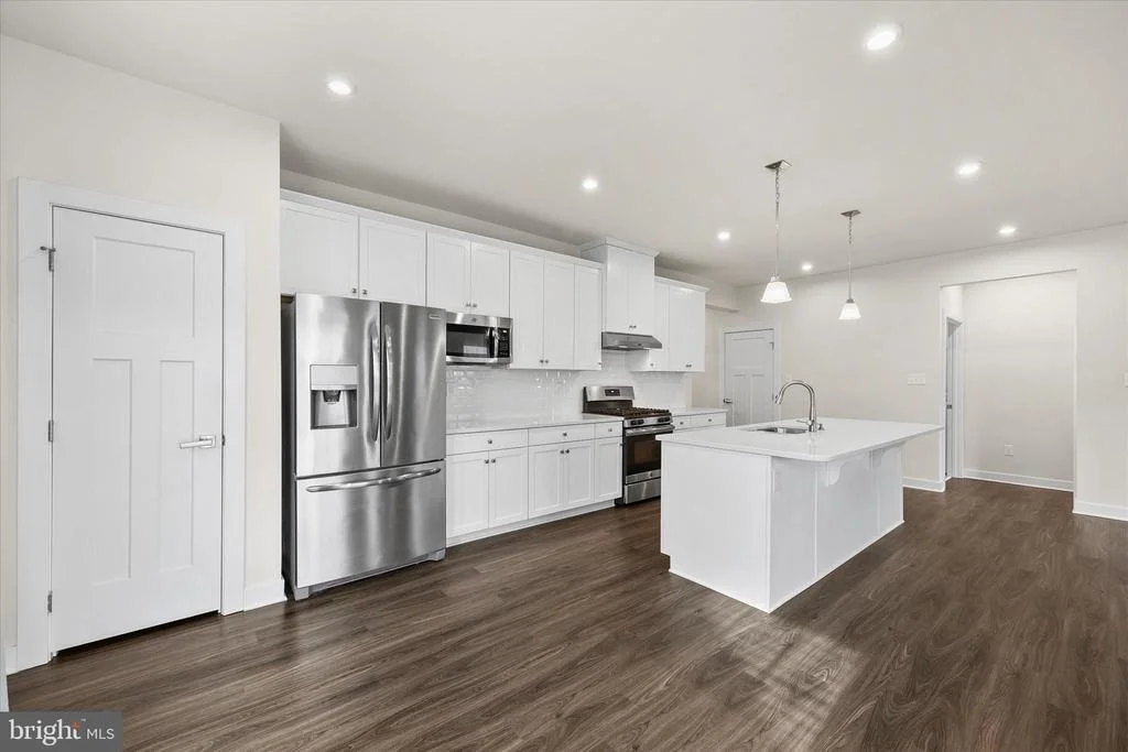Photo of 17 LUZERNE DRIVE