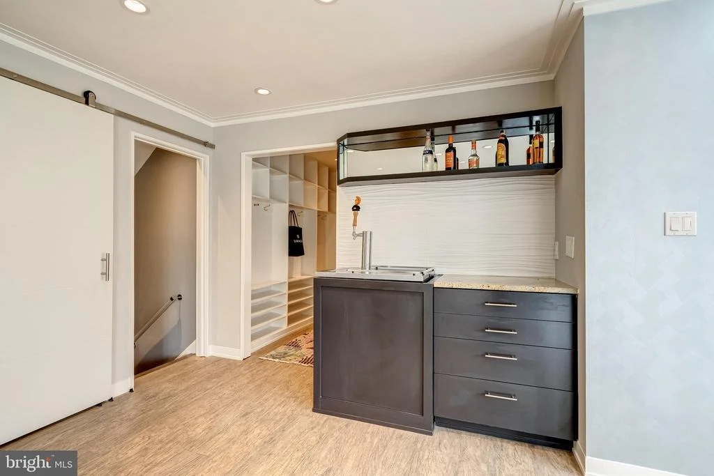 Photo of 6202 NETHERCOMBE COURT