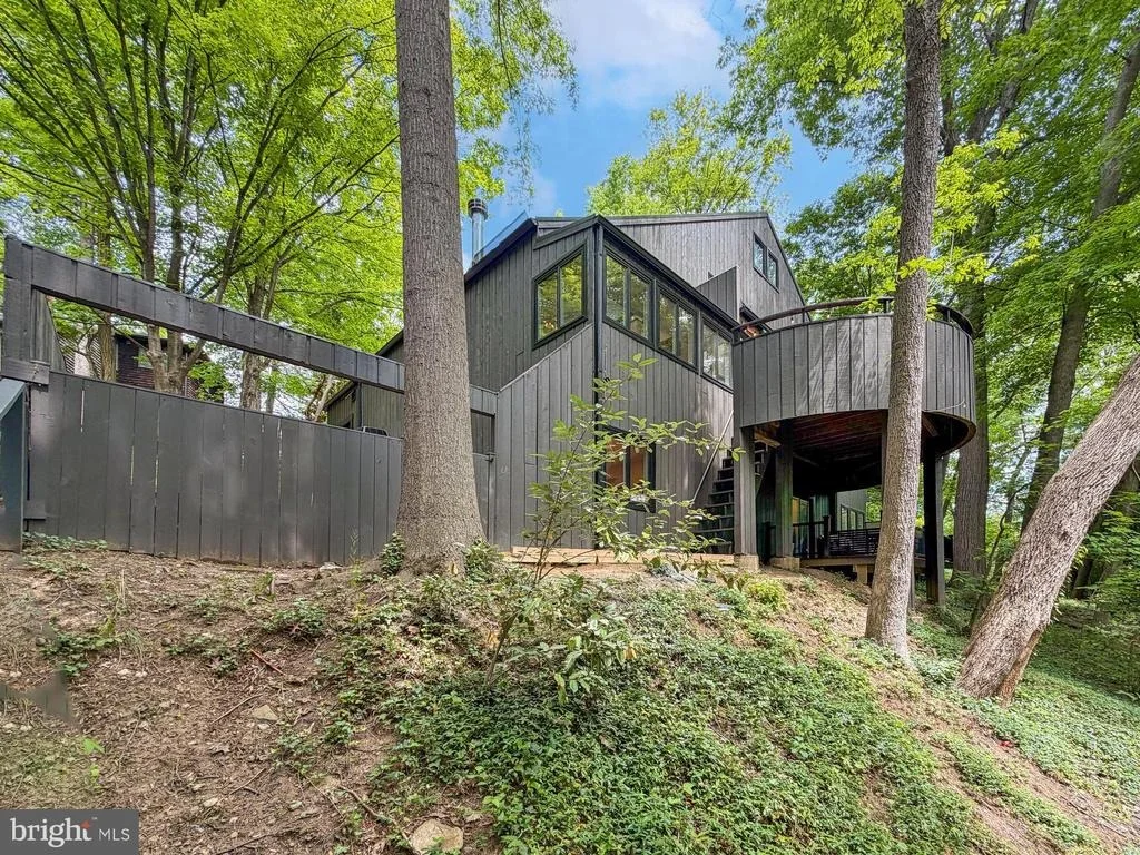 Photo of 2603 KLINGLE ROAD NW