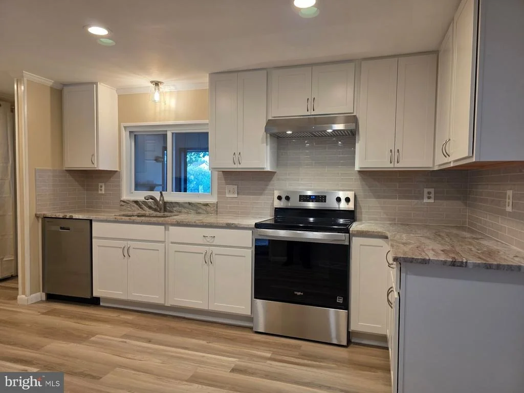 Photo of 18 COASTAL DRIVE