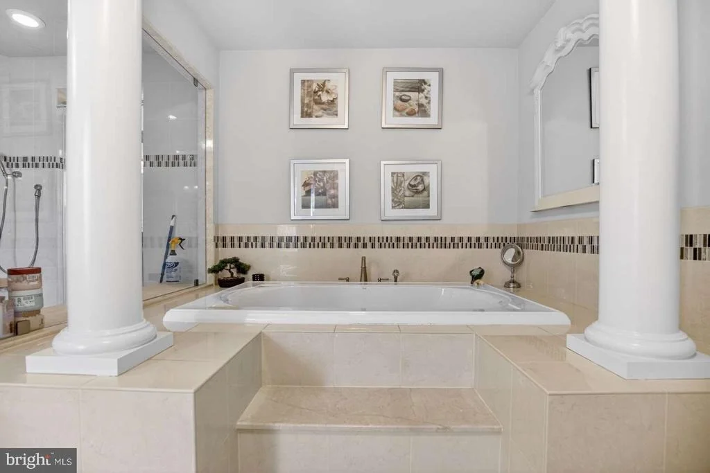 Photo of 207 EMERALD LANE