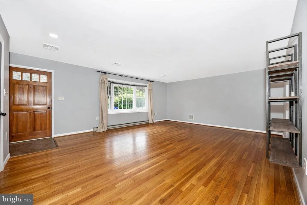 Photo of 3905 SUGARLOAF DRIVE