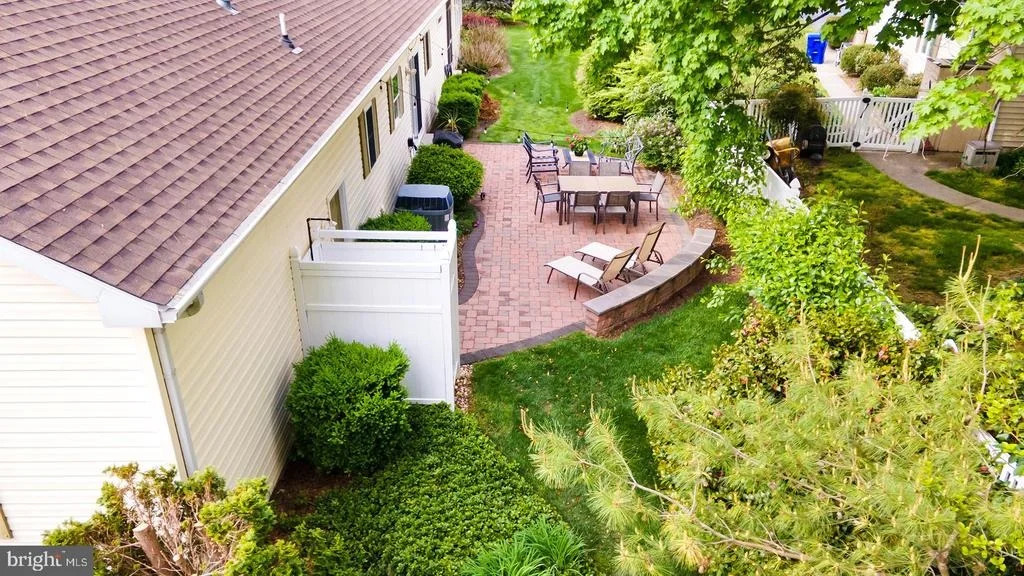 Photo of 30390 E MILL RUN