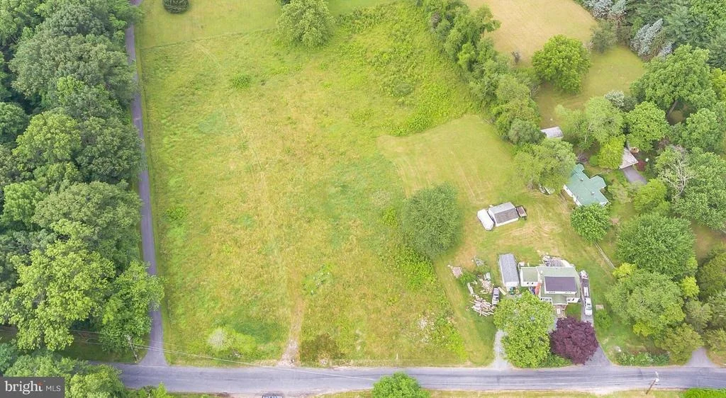 Photo of 401 BRYANTS NURSERY ROAD