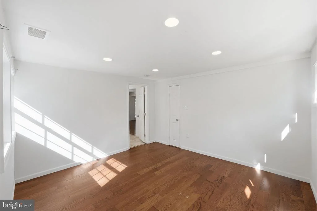 Photo of 702 DRYDEN STREET