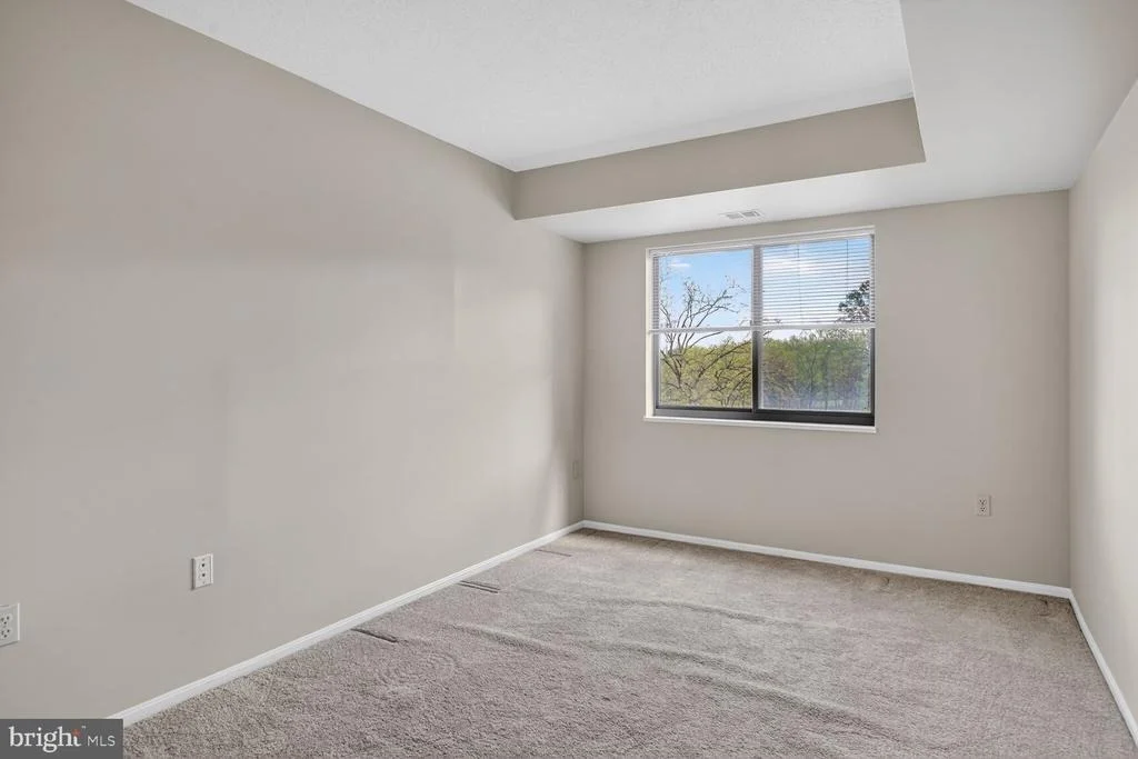 Photo of Unit 3521 at 15115 INTERLACHEN DRIVE