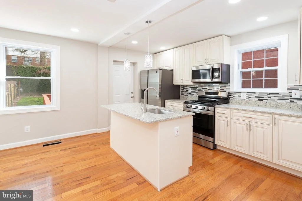 Photo of 4617 HILLSIDE ROAD SE