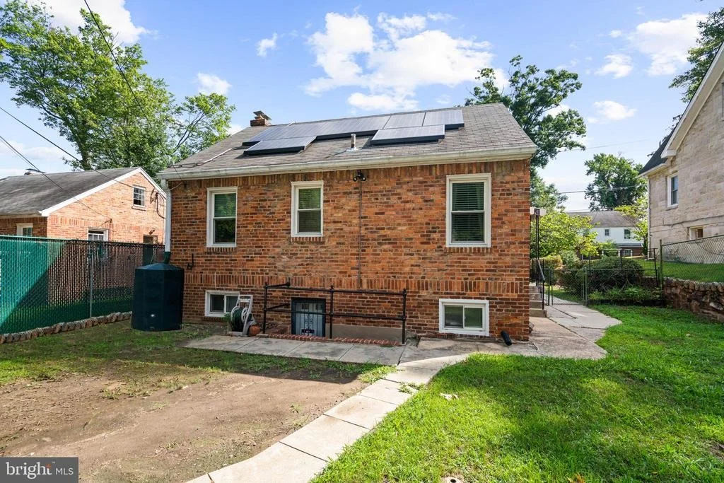 Photo of 1143 44TH PLACE SE