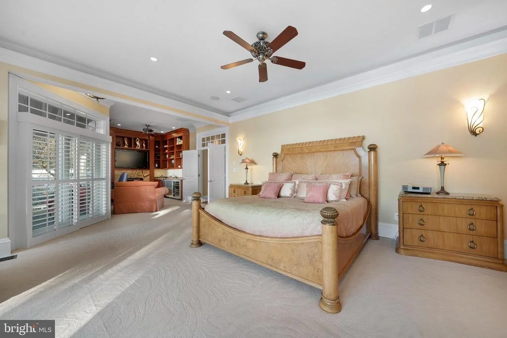 Photo of 206 HARBOR DRIVE