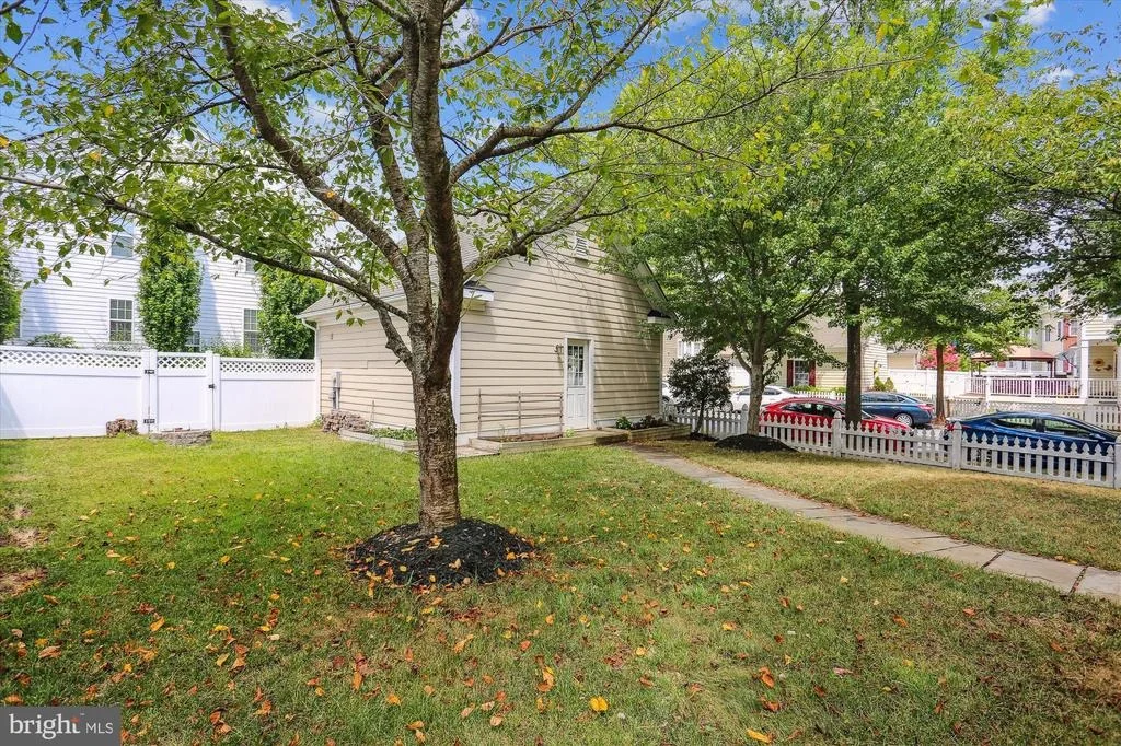 Photo of 3824 CARRIAGE HILL DRIVE