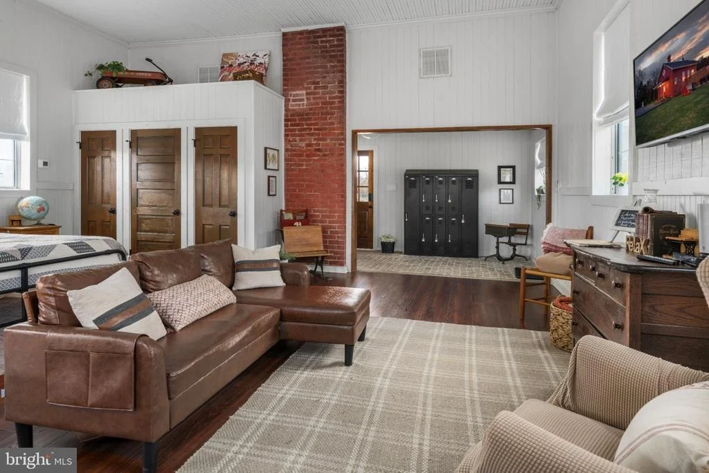 Photo of 1098 REYNOLDS ROAD