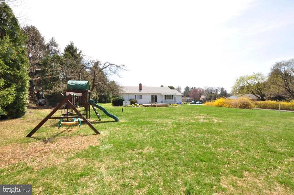 Photo of 10121 JOHNS DRIVE