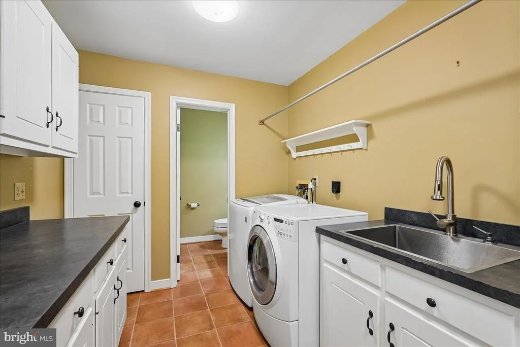 Photo of 8101 SUNDOWN LANE