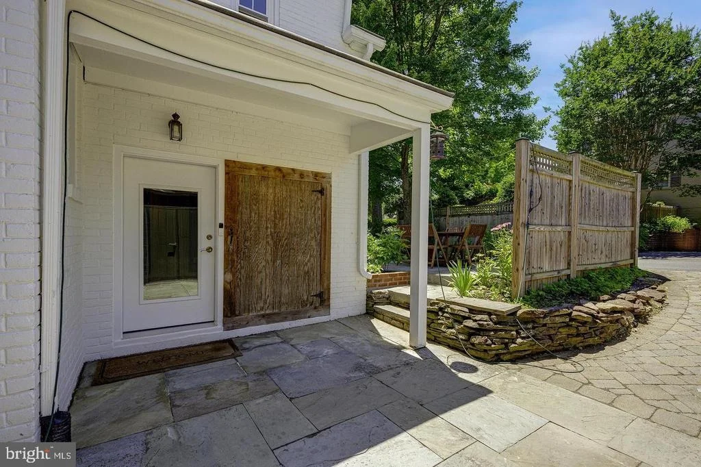 Photo of 3905 LAIRD PLACE