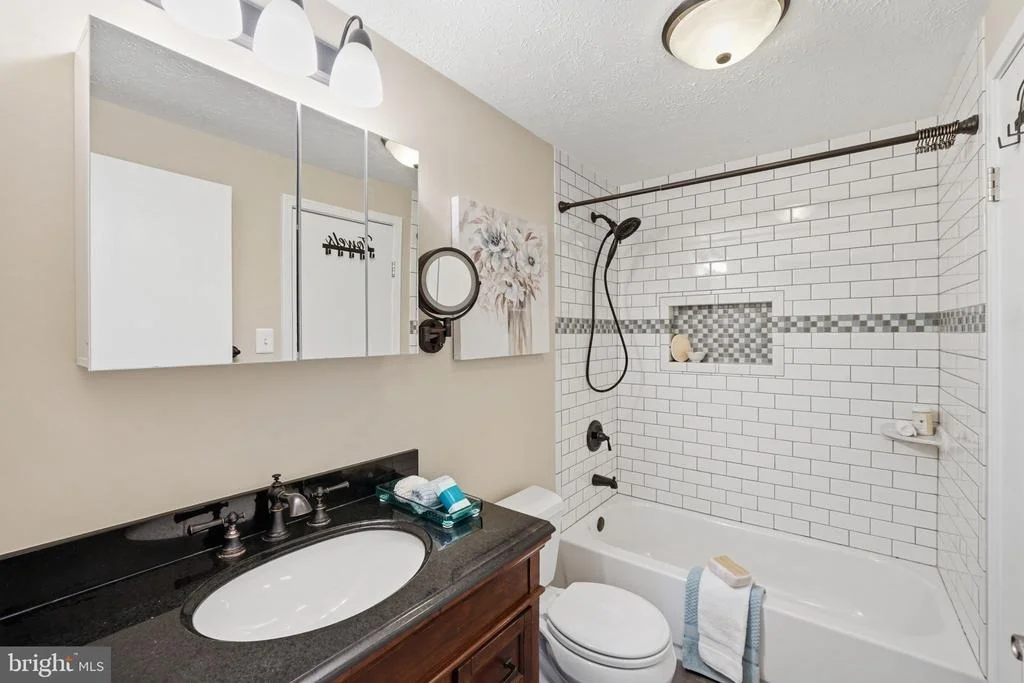 Photo of 19402 KILDONAN DRIVE