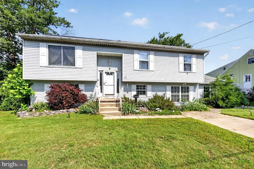 Photo of 401 MELVIN AVENUE