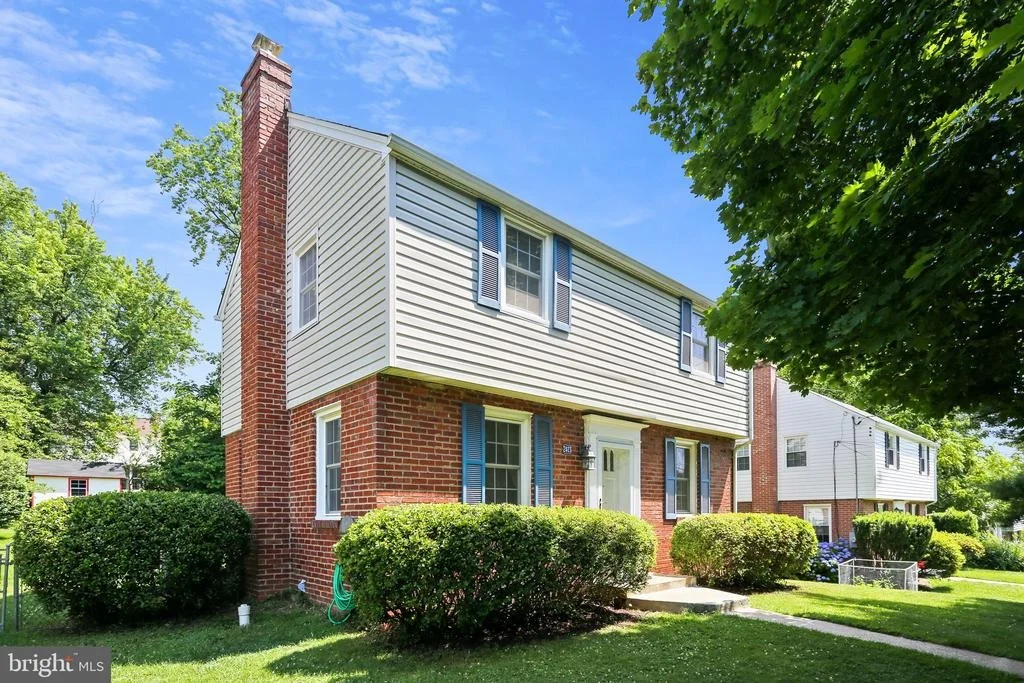 Photo of 2413 CHURCHILL ROAD