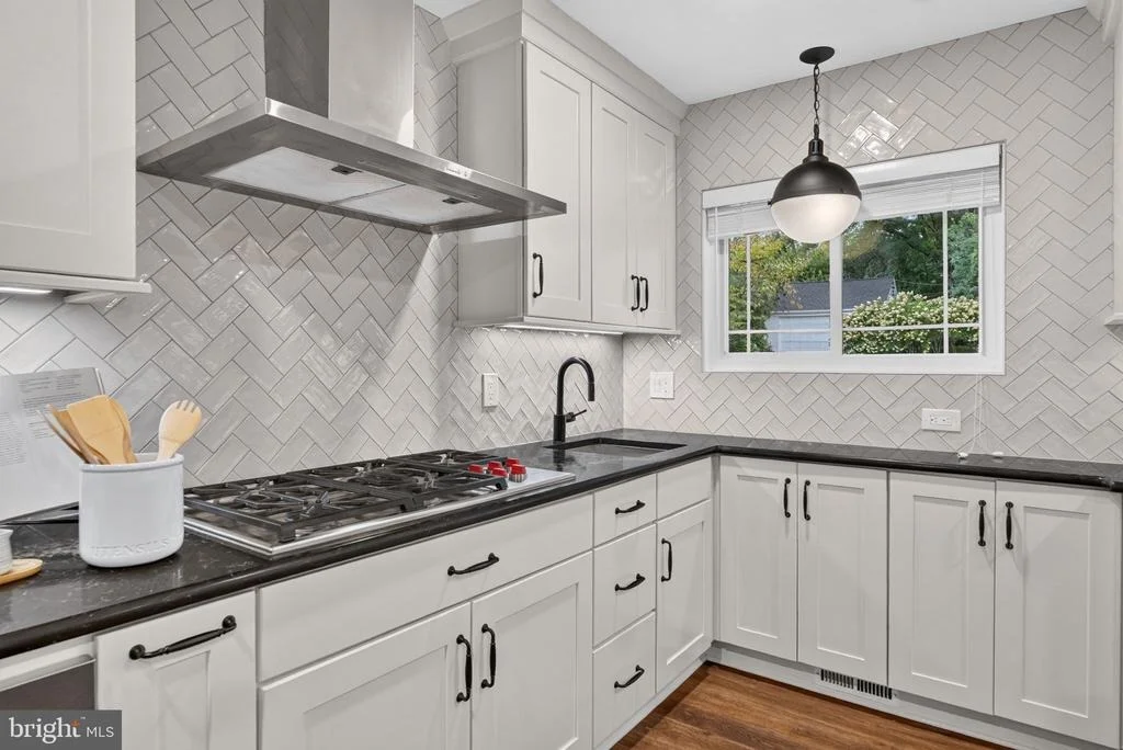 Photo of 415 CROWN VIEW DRIVE