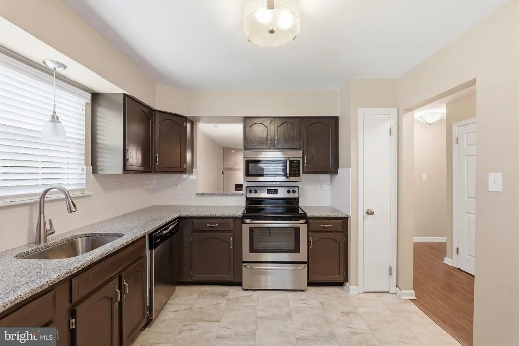 Photo of 10 MADISON COURT