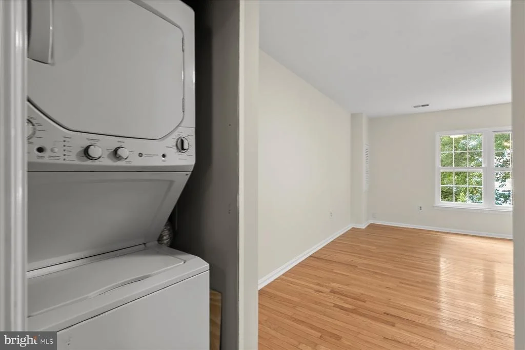Photo of Unit 191 at 1842 BRONZEGATE BOULEVARD