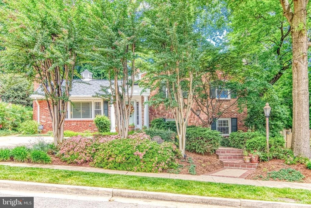 Photo of 907 JUNIPER PLACE