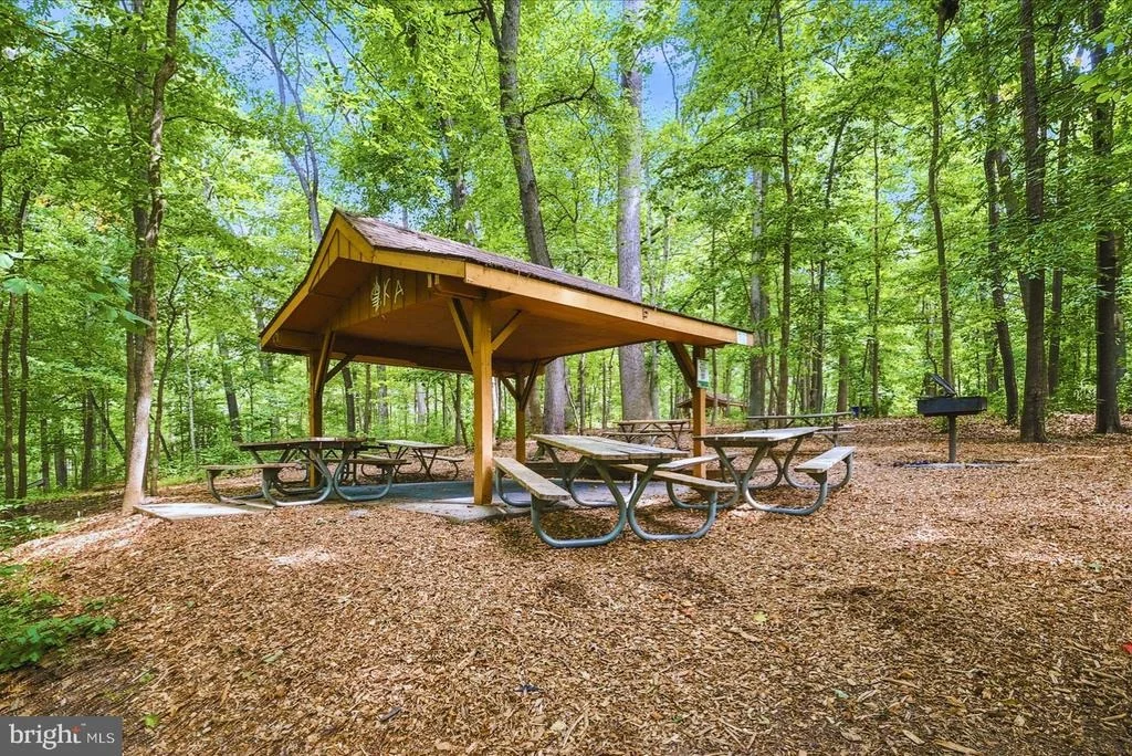 Photo of 5904 MUNCASTER MILL ROAD