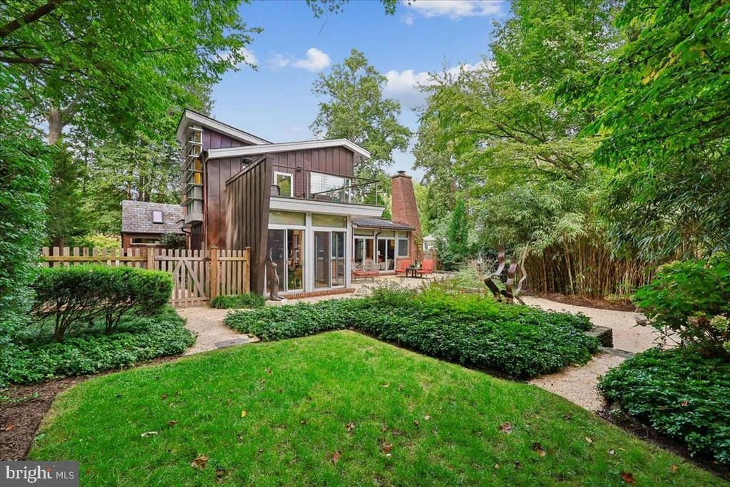 Photo of 1212 WOODSIDE PARKWAY