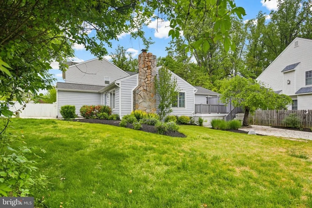 Photo of 1465 RIDGEWAY