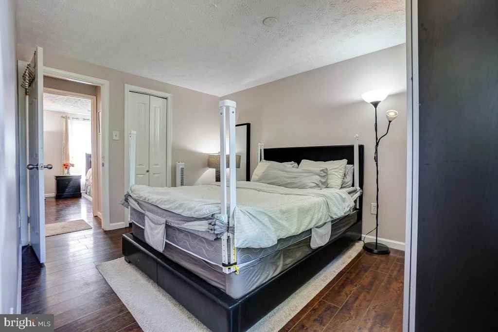 Photo of 8 TARFSIDE COURT