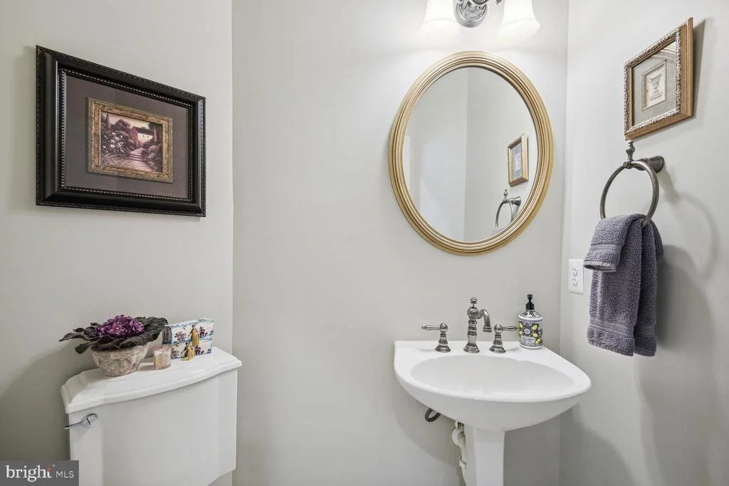 Photo of 10 MAPLECREST COURT