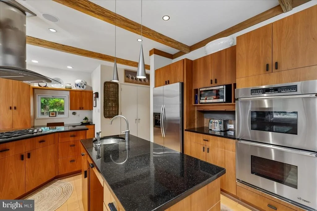 Photo of 1212 WOODSIDE PARKWAY
