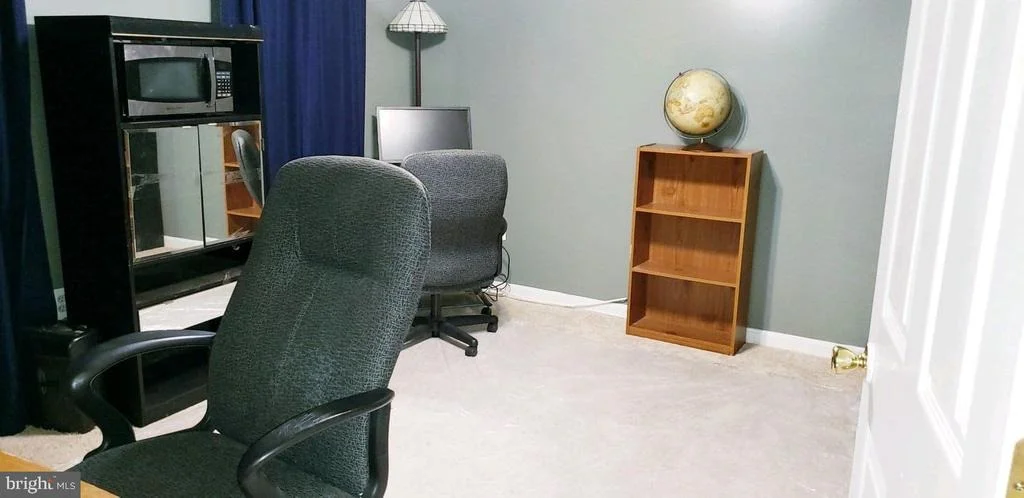 Photo of 9210 FOX PARK ROAD