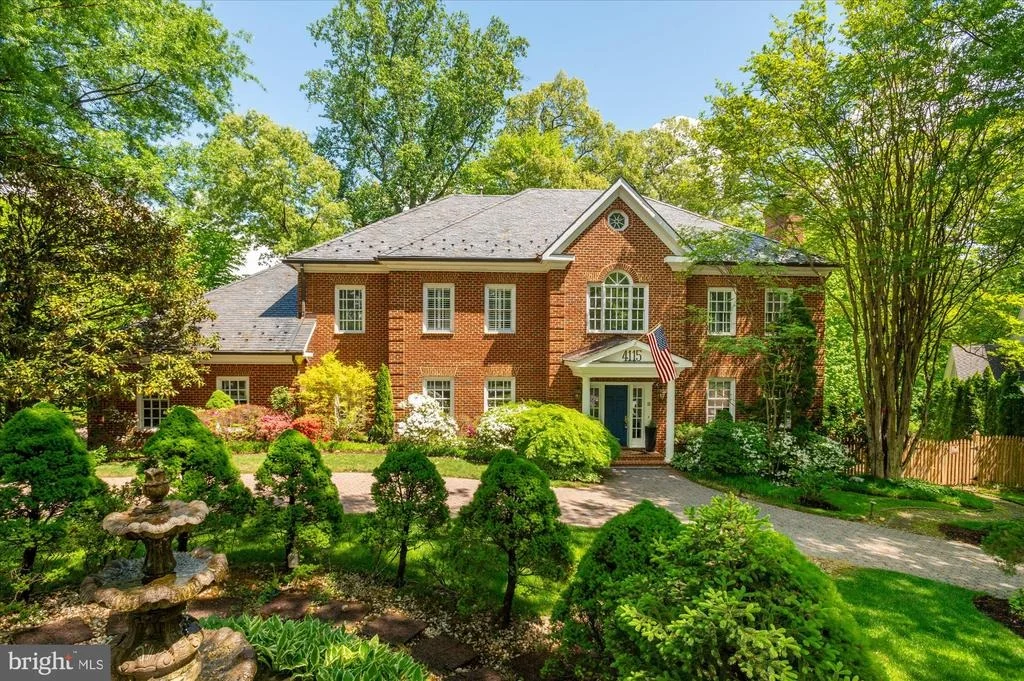 Photo of 4115 40TH PLACE N