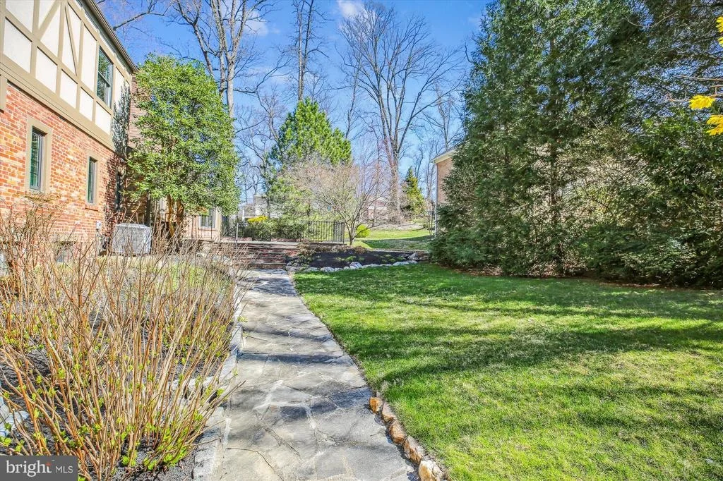 Photo of 4116 BEVERLY ROAD