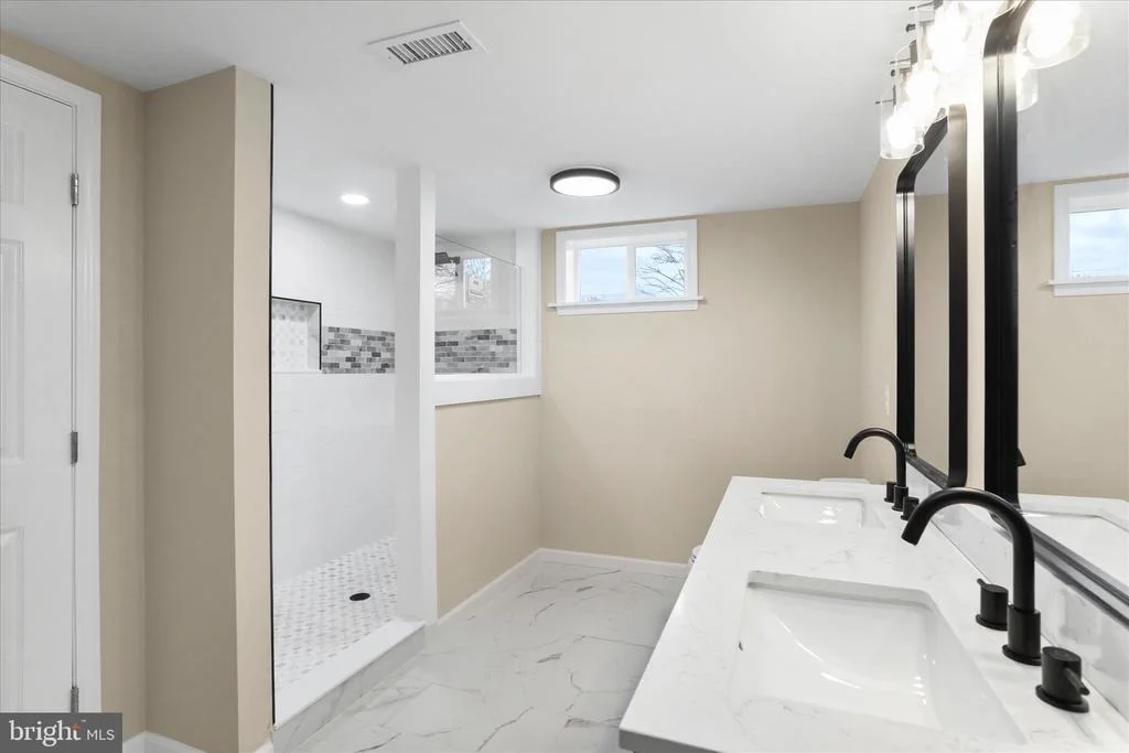 Photo of 27 HARVARD ROAD