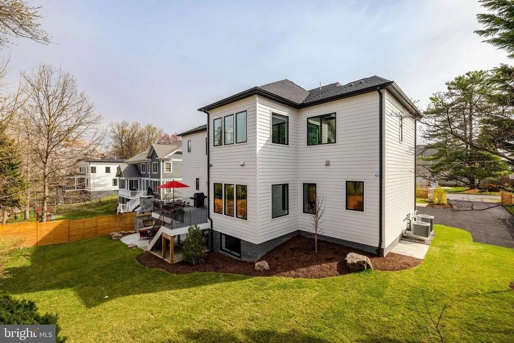 Photo of 1100 BALLS HILL ROAD