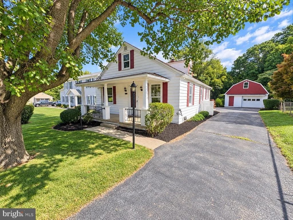Photo of 8921 YELLOW SPRINGS ROAD
