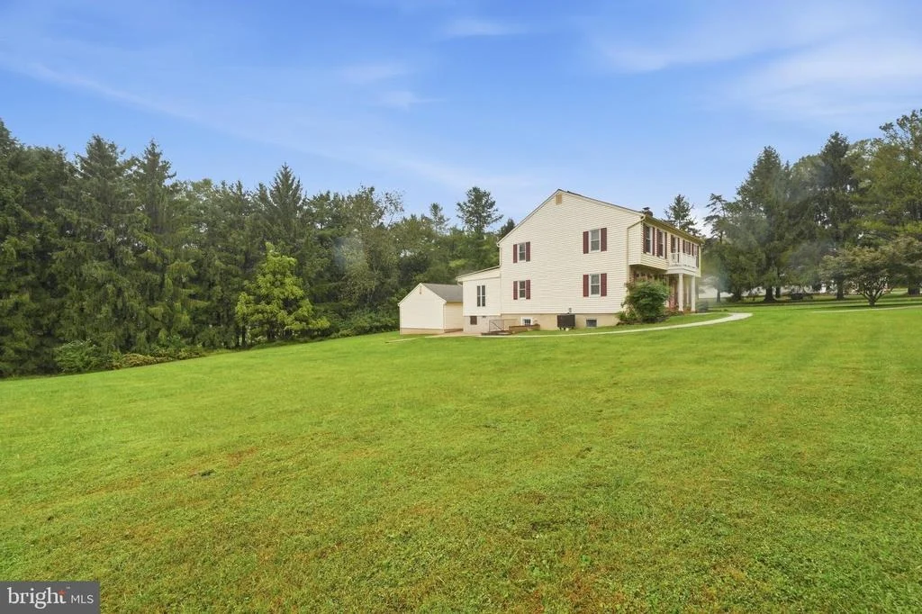 Photo of 1052 RIDGE ROAD