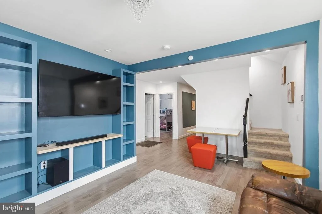 Photo of 1742 LESLIE ROAD