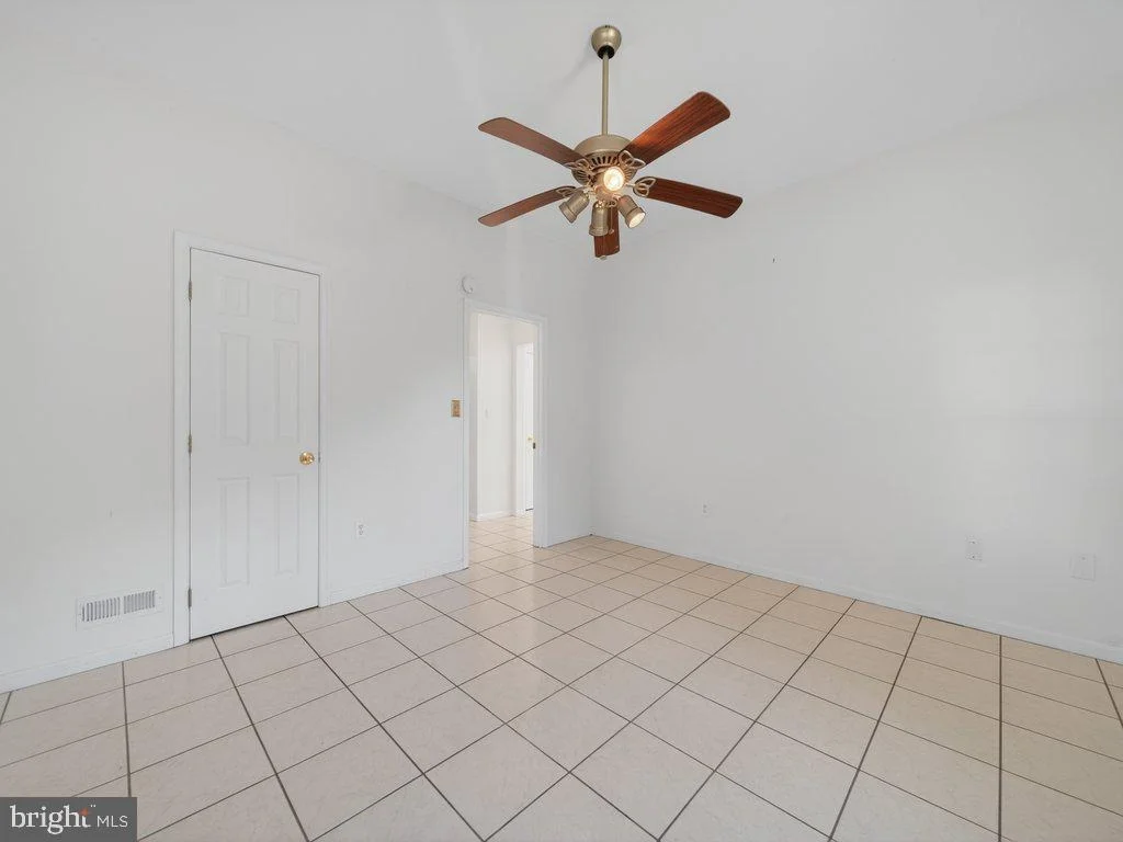 Photo of 9290 BAKER STREET