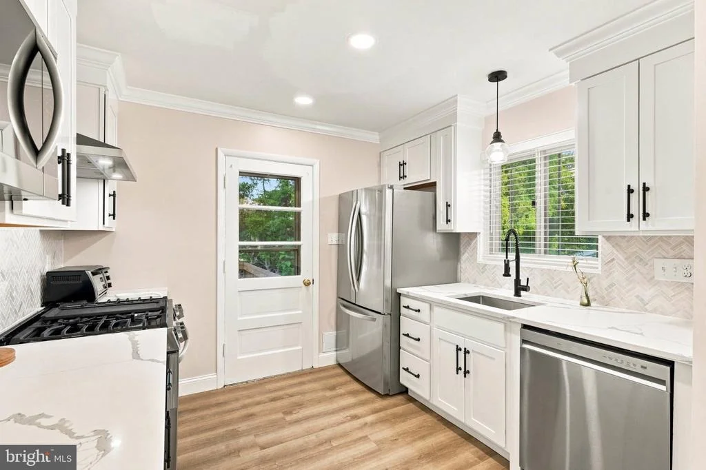 Photo of 13308 DAUPHINE STREET
