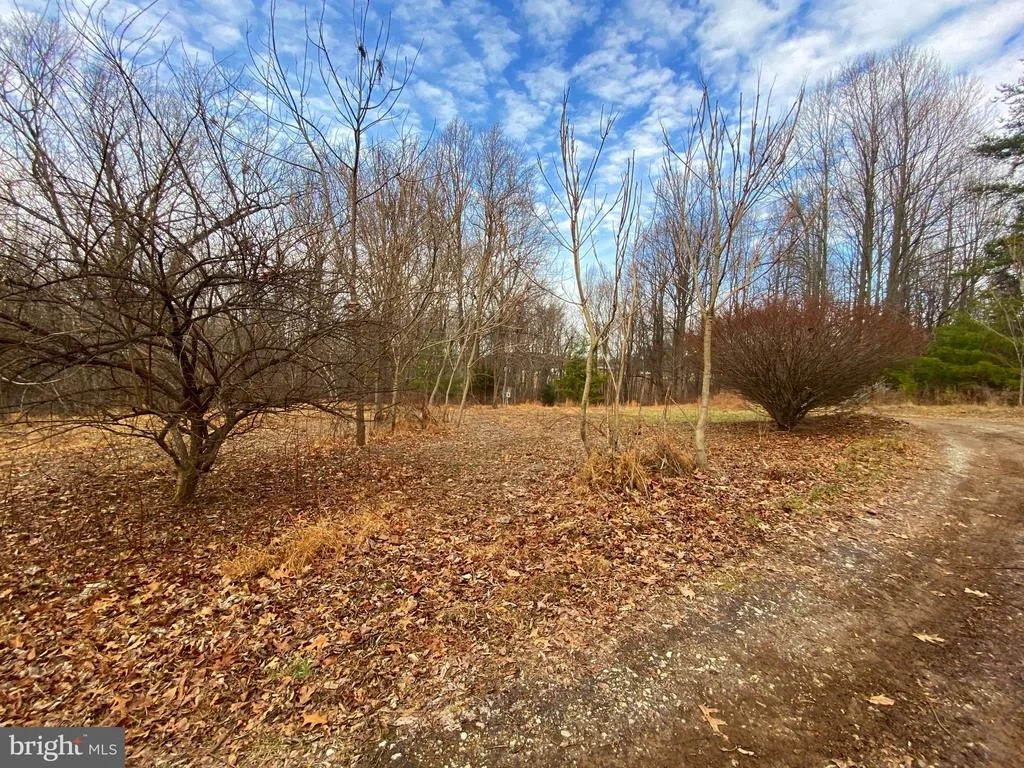 Photo of 2052 HOFFMASTER ROAD