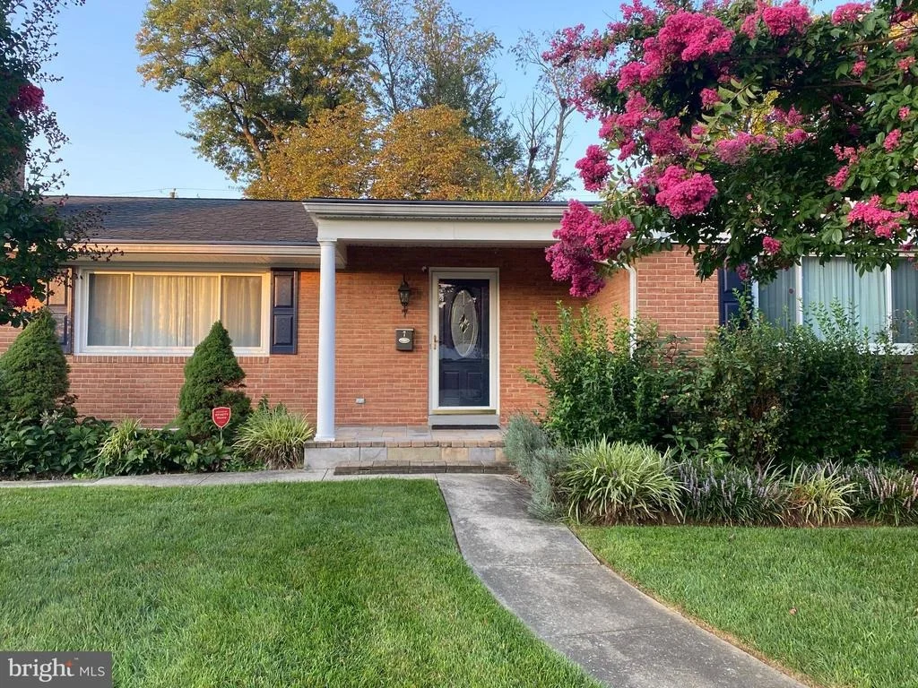 Photo of 7 FAIRVIEW AVENUE