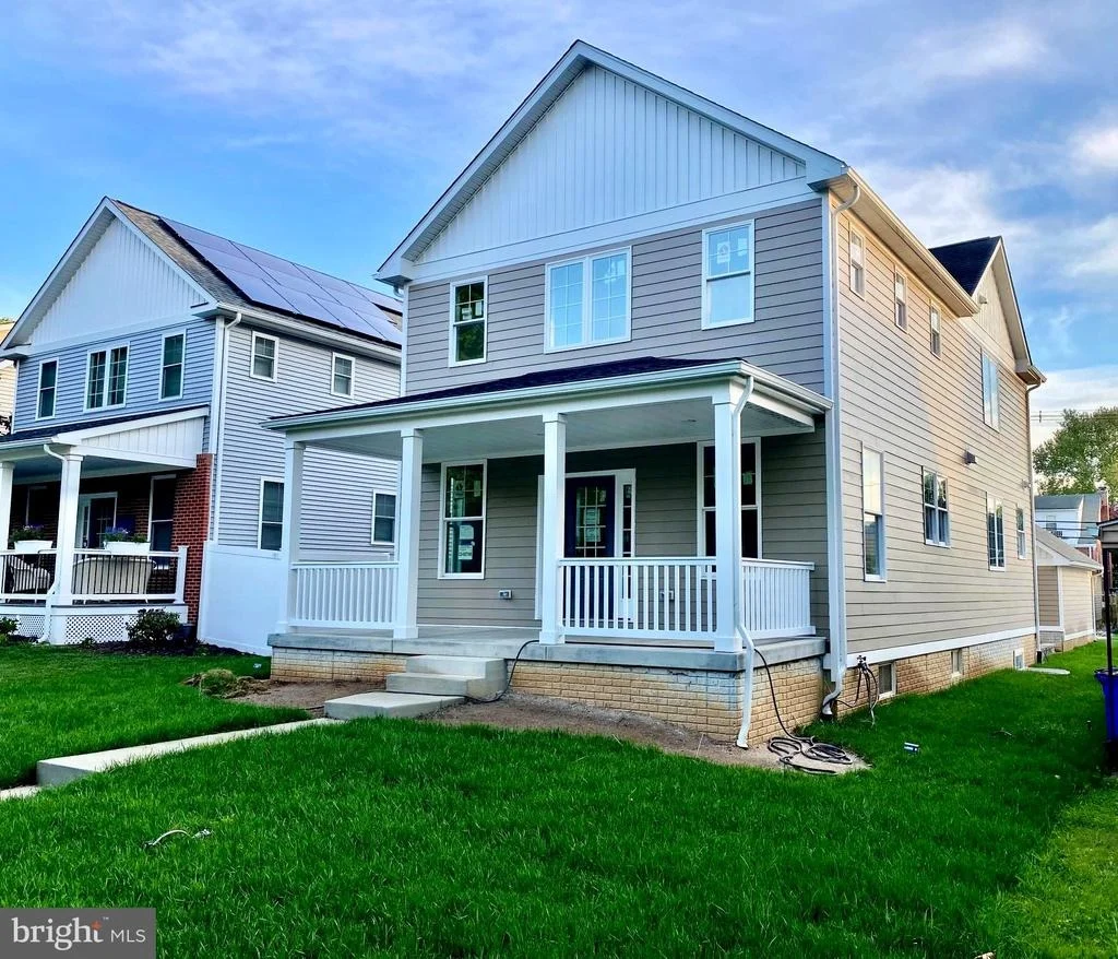 Photo of 109 W 13TH STREET