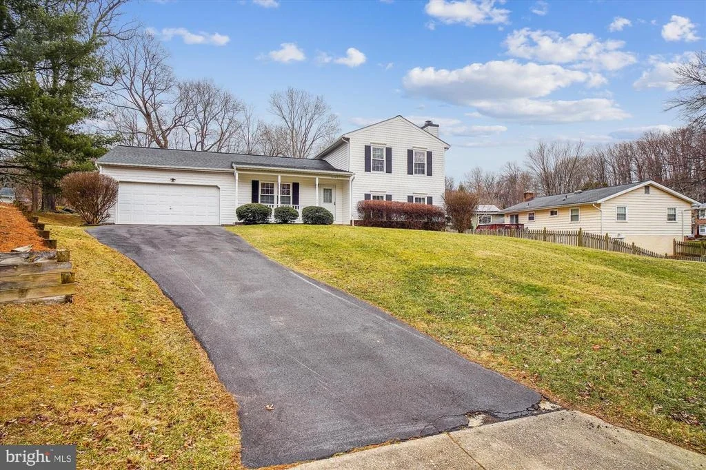 Photo of 19005 HIGH POINT DRIVE