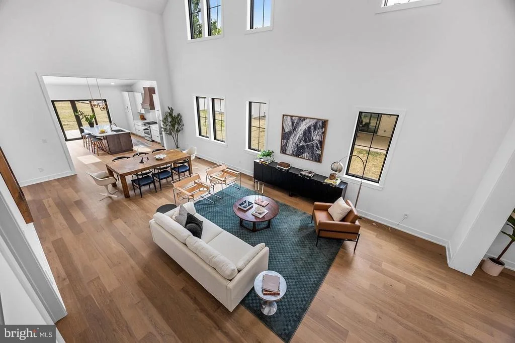 Photo of 8 CHAPEL AVE